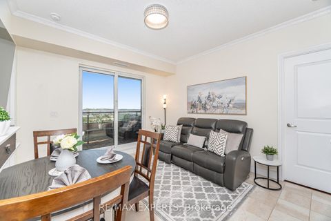 Photo 15 at 809 - 9255 Jane Street, Maple, Vaughan