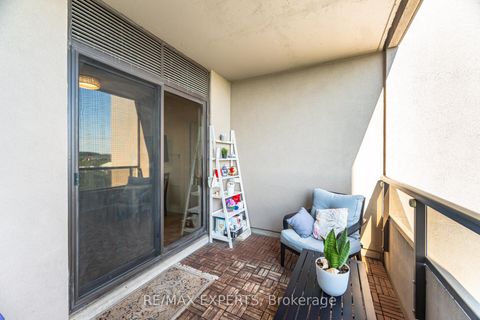 Photo 32 at 809 - 9255 Jane Street, Maple, Vaughan