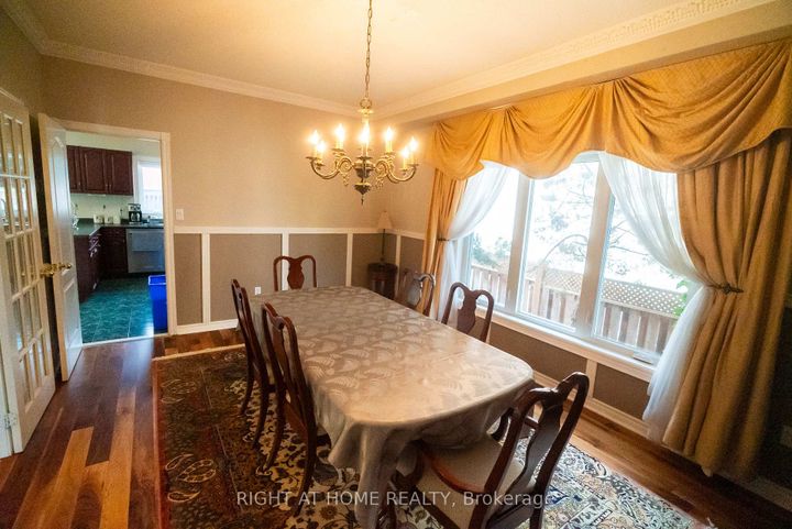 Photo 3 at 2427 Erin Centre Boulevard, Central Erin Mills, Mississauga