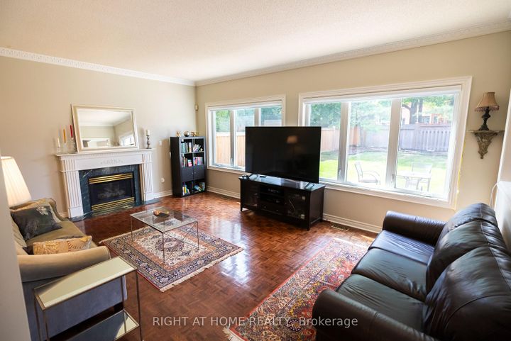 Photo 6 at 2427 Erin Centre Boulevard, Central Erin Mills, Mississauga