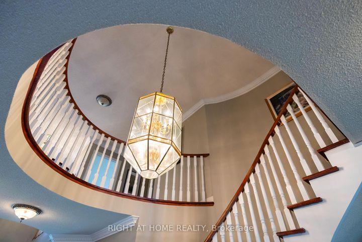 Photo 10 at 2427 Erin Centre Boulevard, Central Erin Mills, Mississauga