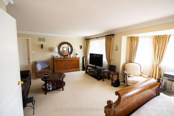Photo 12 at 2427 Erin Centre Boulevard, Central Erin Mills, Mississauga
