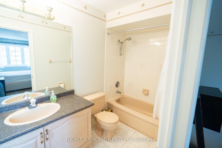 Photo 29 at 2427 Erin Centre Boulevard, Central Erin Mills, Mississauga