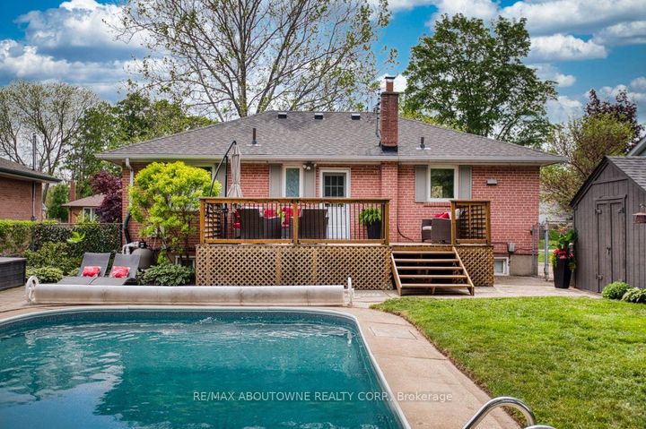 Photo 21 at 583 Taplow Crescent W, WO West, Oakville