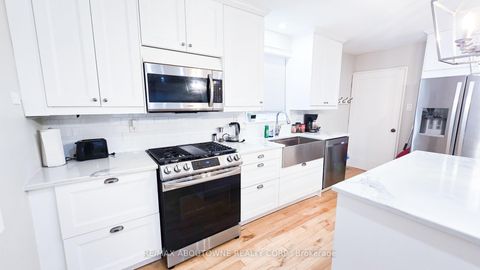 Photo 6 at 583 Taplow Crescent W, WO West, Oakville