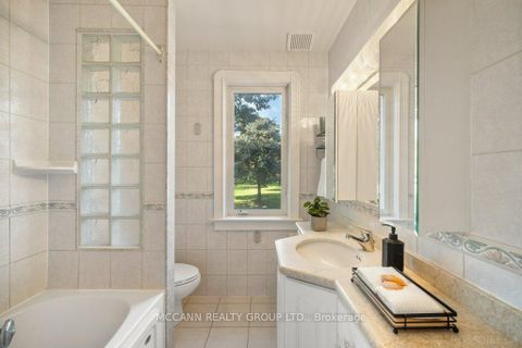 Photo 25 at 118 Braeside Road, Lawrence Park North, Toronto