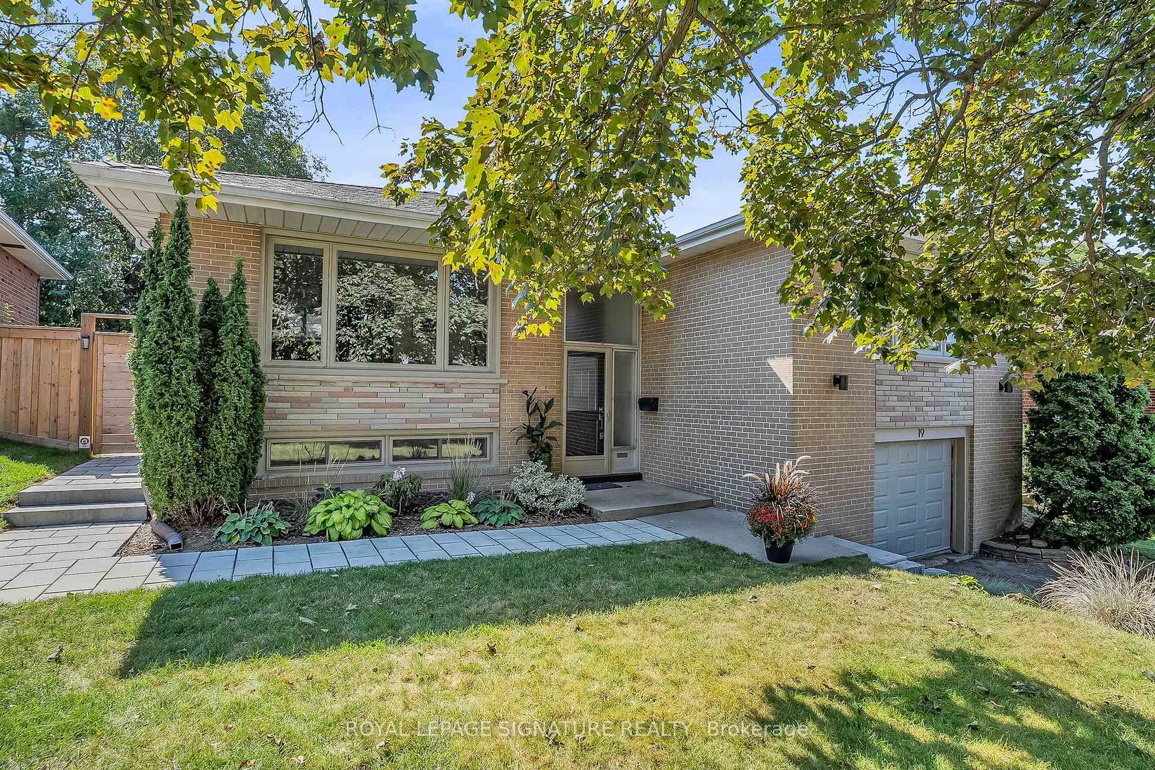 19 Caronport Crescent, Donalda, Toronto 