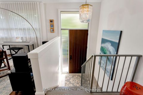 Photo 3 at 10 Vanellan Court, Queensway, Toronto