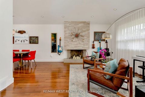 Photo 6 at 10 Vanellan Court, Queensway, Toronto