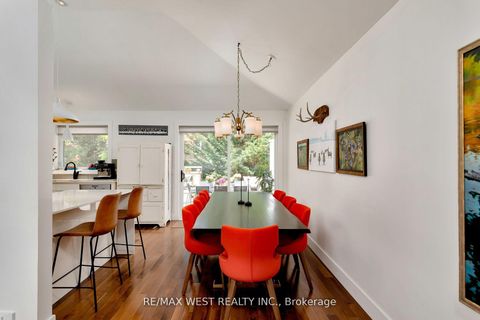Photo 15 at 10 Vanellan Court, Queensway, Toronto
