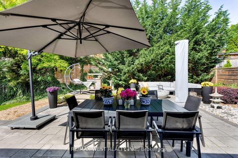 Photo 16 at 10 Vanellan Court, Queensway, Toronto
