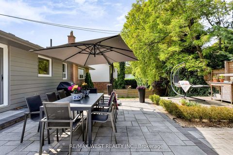 Photo 18 at 10 Vanellan Court, Queensway, Toronto