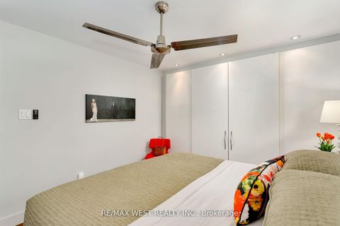 Photo 30 at 10 Vanellan Court, Queensway, Toronto