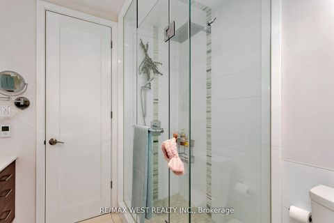 Photo 37 at 10 Vanellan Court, Queensway, Toronto