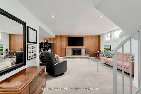 Photo 39 at 10 Vanellan Court, Queensway, Toronto