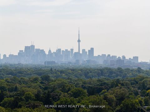 Photo 45 at 10 Vanellan Court, Queensway, Toronto