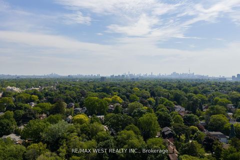 Photo 48 at 10 Vanellan Court, Queensway, Toronto