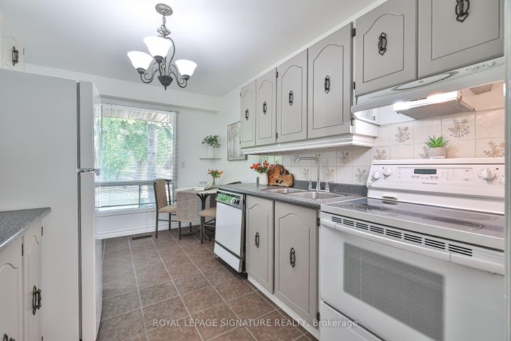 Photo 14 at 56 Muirlands Drive, Milliken, Toronto