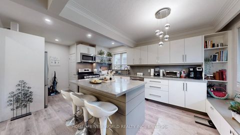 Photo 9 at 11 Elynhill Drive, Willowdale West, Toronto