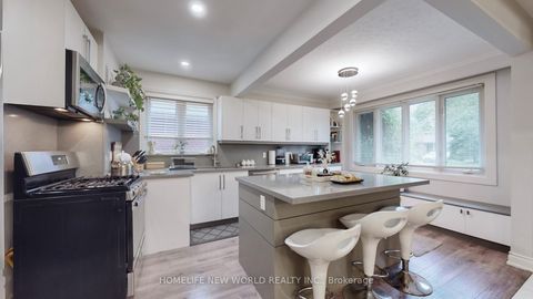 Photo 10 at 11 Elynhill Drive, Willowdale West, Toronto