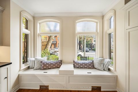 Photo 6 at 18 Lowther Avenue, Annex, Toronto