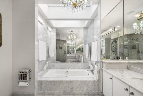 Photo 23 at 18 Lowther Avenue, Annex, Toronto