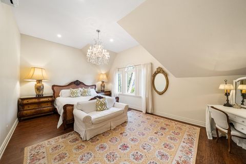 Photo 33 at 18 Lowther Avenue, Annex, Toronto
