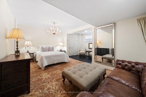 Photo 37 at 18 Lowther Avenue, Annex, Toronto
