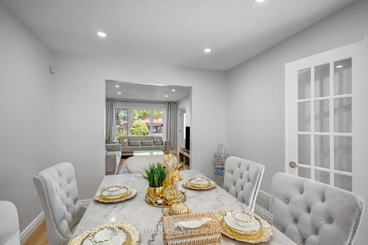 Photo 14 at 2 ROBESPIERRE Court, Crerar, Hamilton