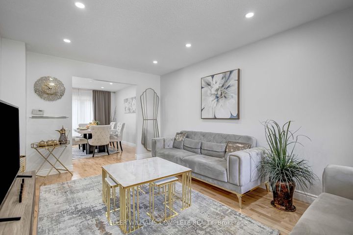 Photo 15 at 2 ROBESPIERRE Court, Crerar, Hamilton