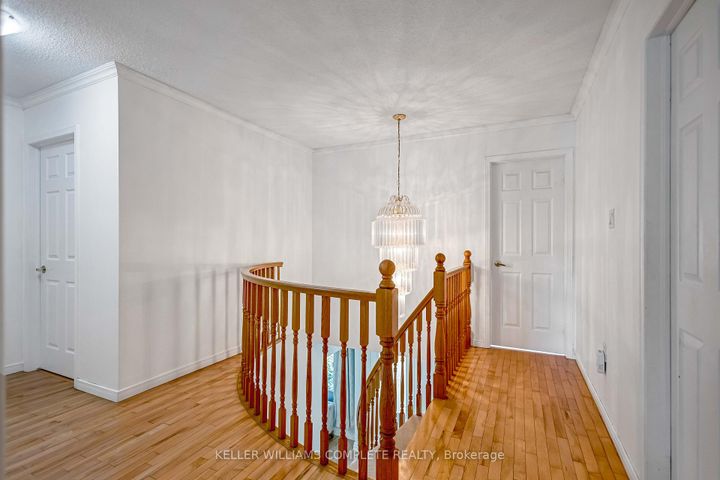 Photo 17 at 2 ROBESPIERRE Court, Crerar, Hamilton