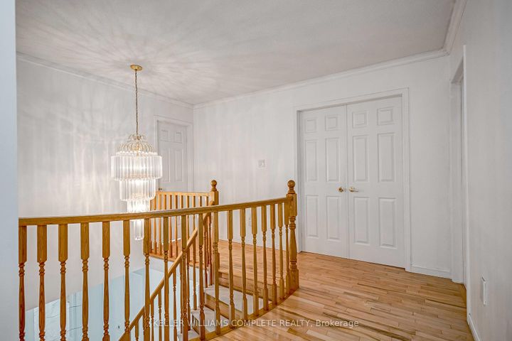 Photo 18 at 2 ROBESPIERRE Court, Crerar, Hamilton