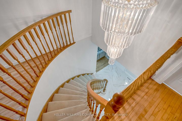 Photo 19 at 2 ROBESPIERRE Court, Crerar, Hamilton