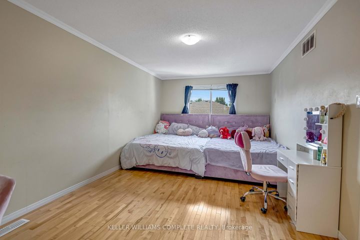 Photo 20 at 2 ROBESPIERRE Court, Crerar, Hamilton
