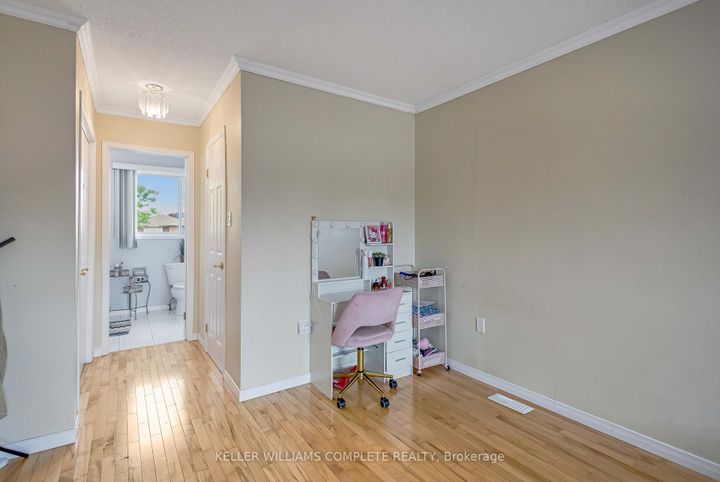 Photo 21 at 2 ROBESPIERRE Court, Crerar, Hamilton