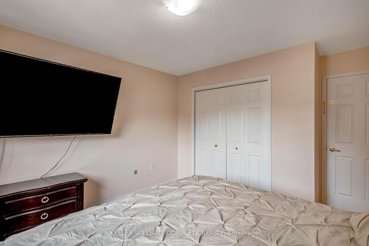 Photo 25 at 2 ROBESPIERRE Court, Crerar, Hamilton