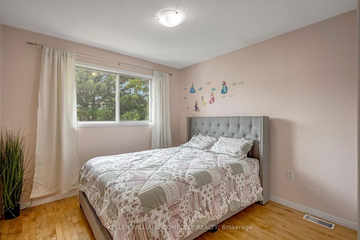 Photo 26 at 2 ROBESPIERRE Court, Crerar, Hamilton