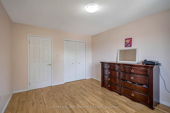 Photo 29 at 2 ROBESPIERRE Court, Crerar, Hamilton