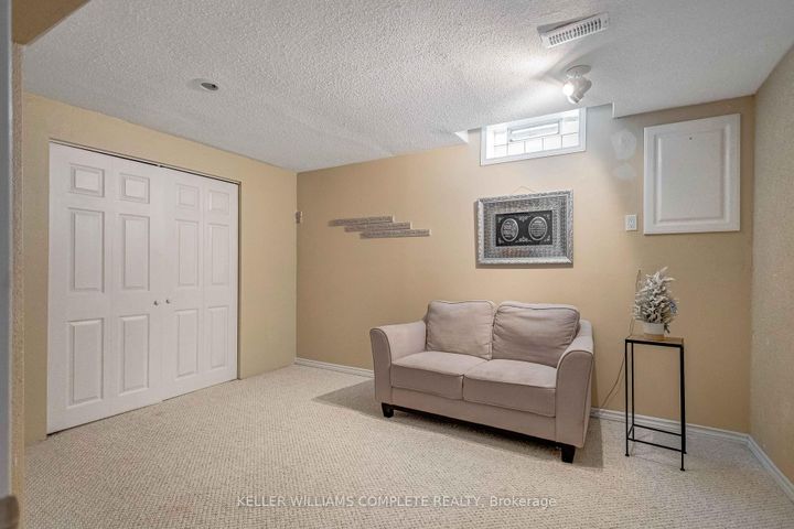 Photo 31 at 2 ROBESPIERRE Court, Crerar, Hamilton
