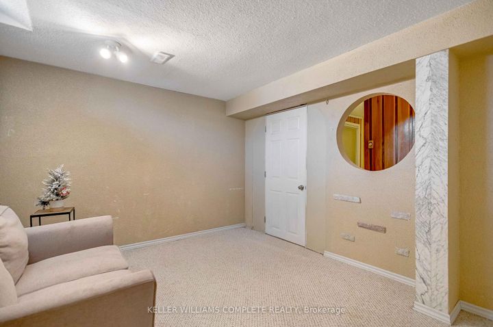 Photo 32 at 2 ROBESPIERRE Court, Crerar, Hamilton