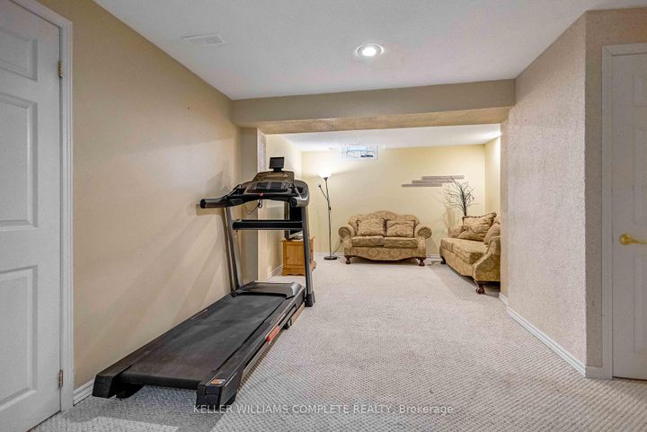 Photo 33 at 2 ROBESPIERRE Court, Crerar, Hamilton