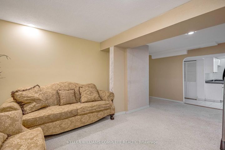 Photo 35 at 2 ROBESPIERRE Court, Crerar, Hamilton