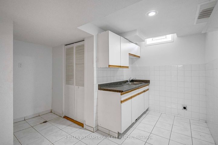 Photo 36 at 2 ROBESPIERRE Court, Crerar, Hamilton