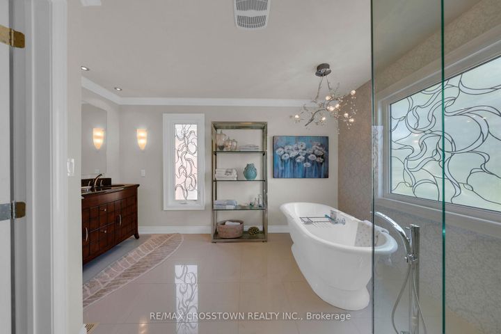 Photo 14 at 72 Glenayr Road, Bayview Hill, Richmond Hill