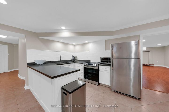 Photo 23 at 72 Glenayr Road, Bayview Hill, Richmond Hill