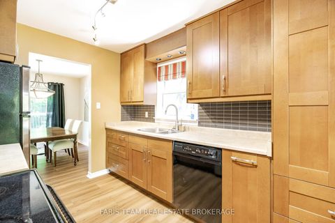 Photo 4 at 173 Toronto Street, Queen's Park, Barrie