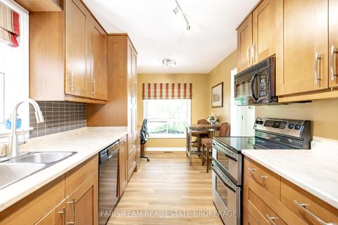 Photo 5 at 173 Toronto Street, Queen's Park, Barrie