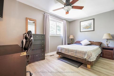 Photo 15 at 173 Toronto Street, Queen's Park, Barrie