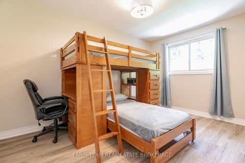 Photo 16 at 173 Toronto Street, Queen's Park, Barrie