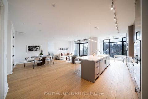 Photo 1 at 4D - 2010 Bathurst Street, Cedarvale, Toronto